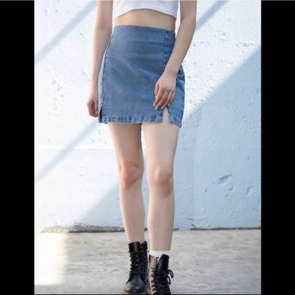 💗Brandy Melville💗 High Waisted Denim Skirt